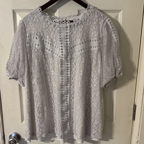 Torrid- Lace Puff Short Sleeve Blouse- off white 1X - Picture 1 of 4
